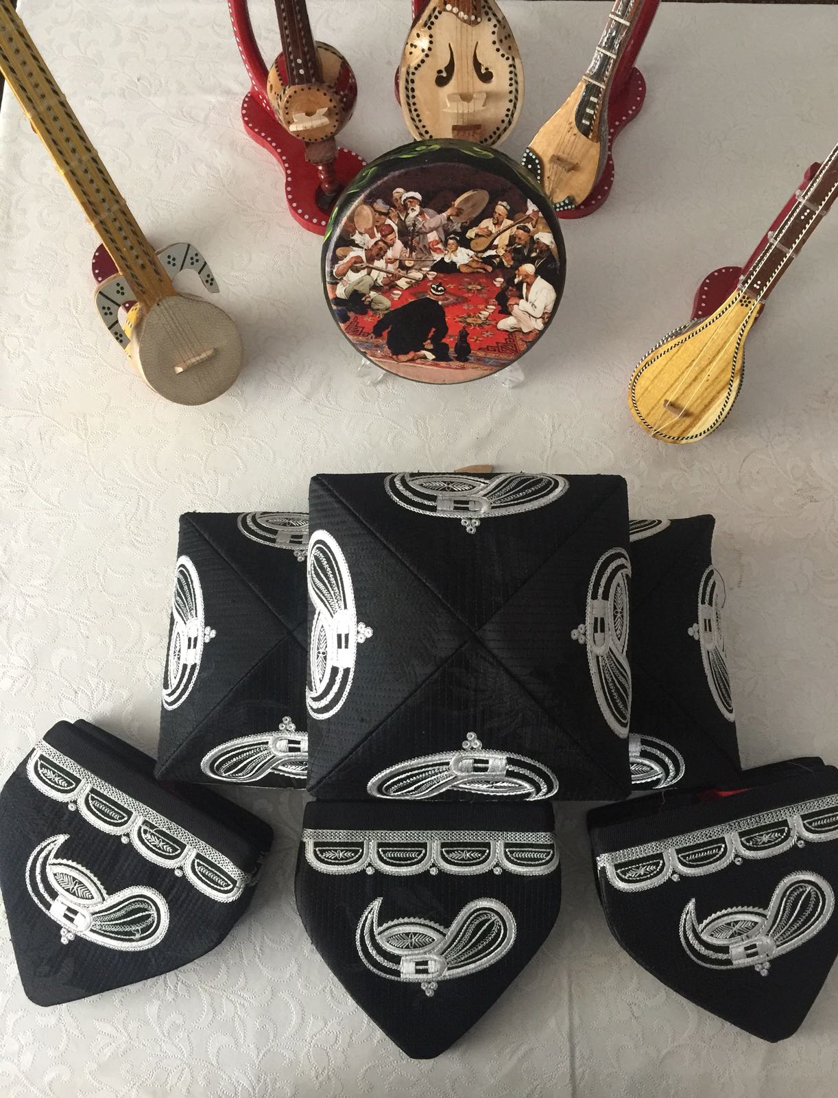 Qeshqer badam doppa Image